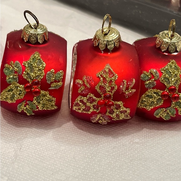 BOMBAY Company Christmas Ornament Shaped Place Card Holders Red Glass Set Of 10 - Picture 8 of 16